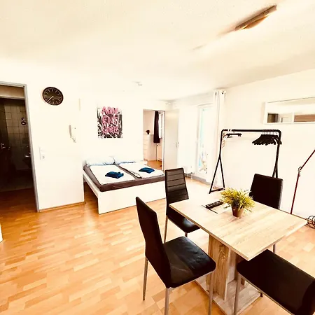Outletcity Apartment Ferienwohnung Metzingen Metzingen  Exterior photo